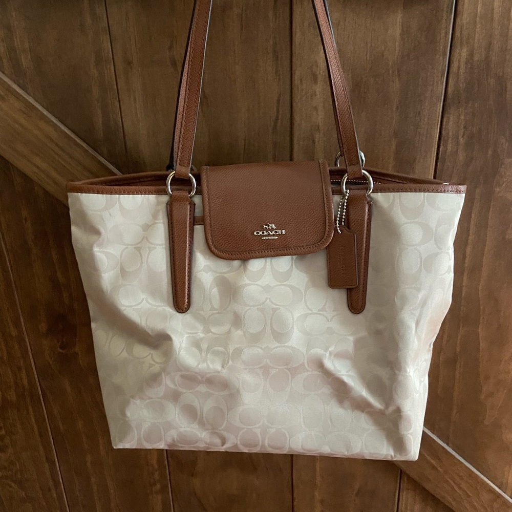 Coach Signature Tote